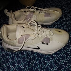 Nike Cream and Light Lavender GORE-TEX Sneakers